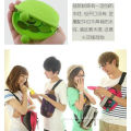 Eco-friendly Green Silicone Coin Purse With Custom Logo, Zip / Kiss Lock 90 * 72 * 40mm